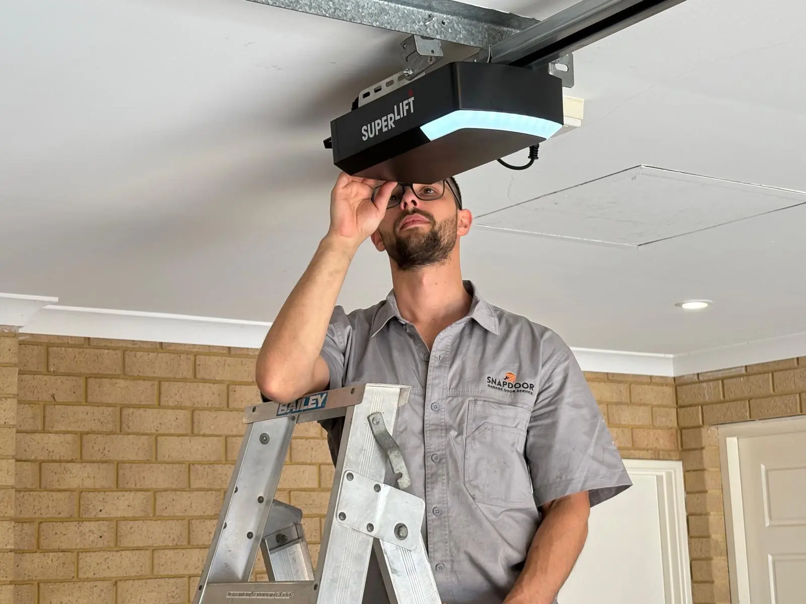 Depois: roletes novos instalados